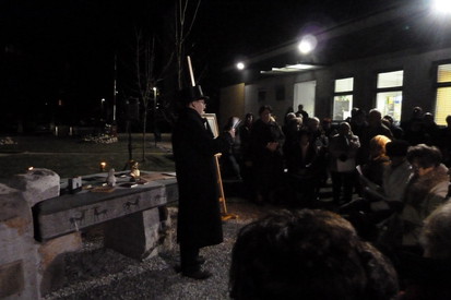 Pesnik Smiljan Trobiš zbranim recitira Prešernovo poezijo