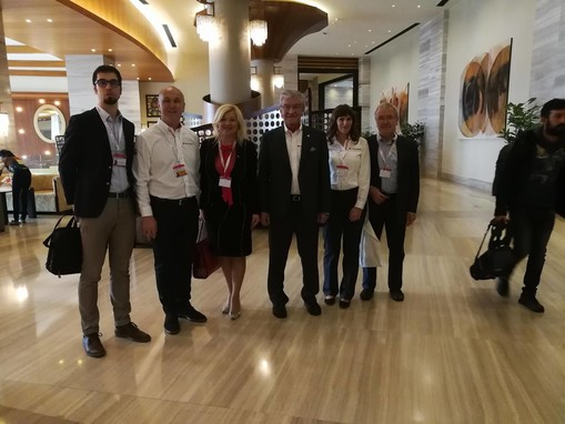 Predstavniki Rdečih križev Hrvaške in Slovenije na generalni skupščini gibanja v Turčiji